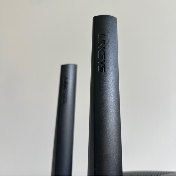 LINKSYS EA7500 V2 dual band 880 MHz wifi router for home - Picture 3 of 6